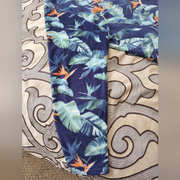 SOLD! Tommy Bahama 1/4 Zip Mock Coller Tropical pattern Fleece pullover- Size L - Picture 6 of 12